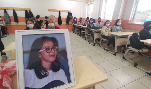 Maganda kurşunu ile hayatını kaybeden Büşra'nın sınıfında duygusal anlar yaşandı