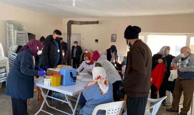 Tokat'ta mobil aşı ekipleri köy köy dolaşıyor