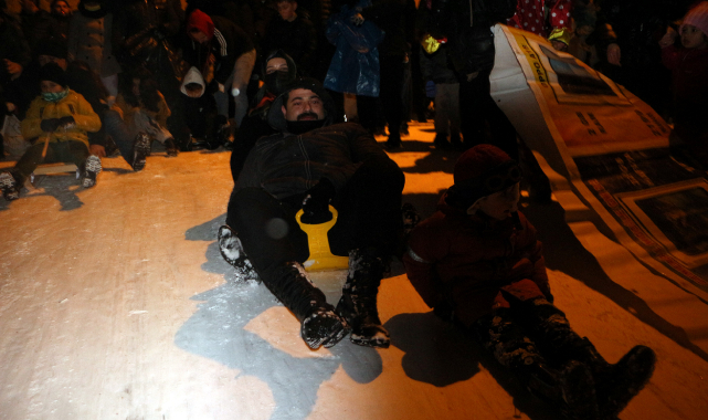 Tokat'ta cümbüş ve darbukalı kayak eğlencesi