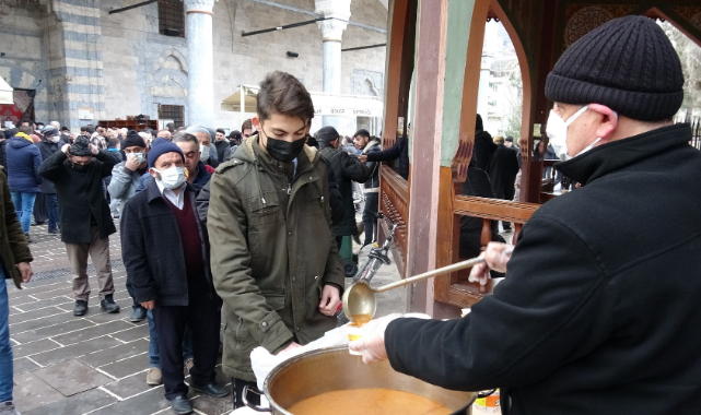 Yılın ilk sabah namazında camiler doldu taştı