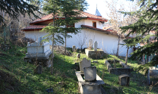 Ahi Paşa’nın yaptırdığı cami, 7 asırdır soyundan gelenler tarafından korunuyor