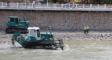 Amasya'da Yeşilırmak Nehri Temizleme, Islah ve Rekreasyon Projesi çalışmaları devam ediyor