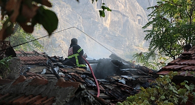 Elektrikli ısıtıcıdan çıkan yangında can verdi, dumanlar Amasya'yı sardı