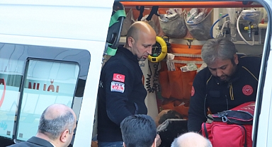 Giysi kolisi keserken bileğini kesen işçi hastanelik oldu