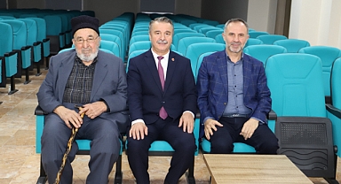  İlahiyat fakültesi konferans salonuna Mahmut Cesur’un adı verildi