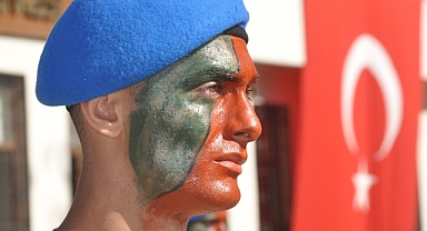 Kurtlar taburunu ayakta alkışladılar