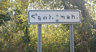 Ordu’da mahalle tabelasını kurşunladılar