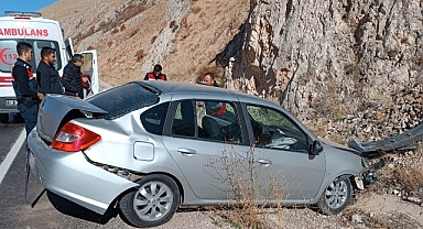 Otomobil yoldan çıktı: 2 yaralı