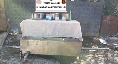 Tokat'ta kaçak alkol operasyonunda 5 kişi gözaltına alındı