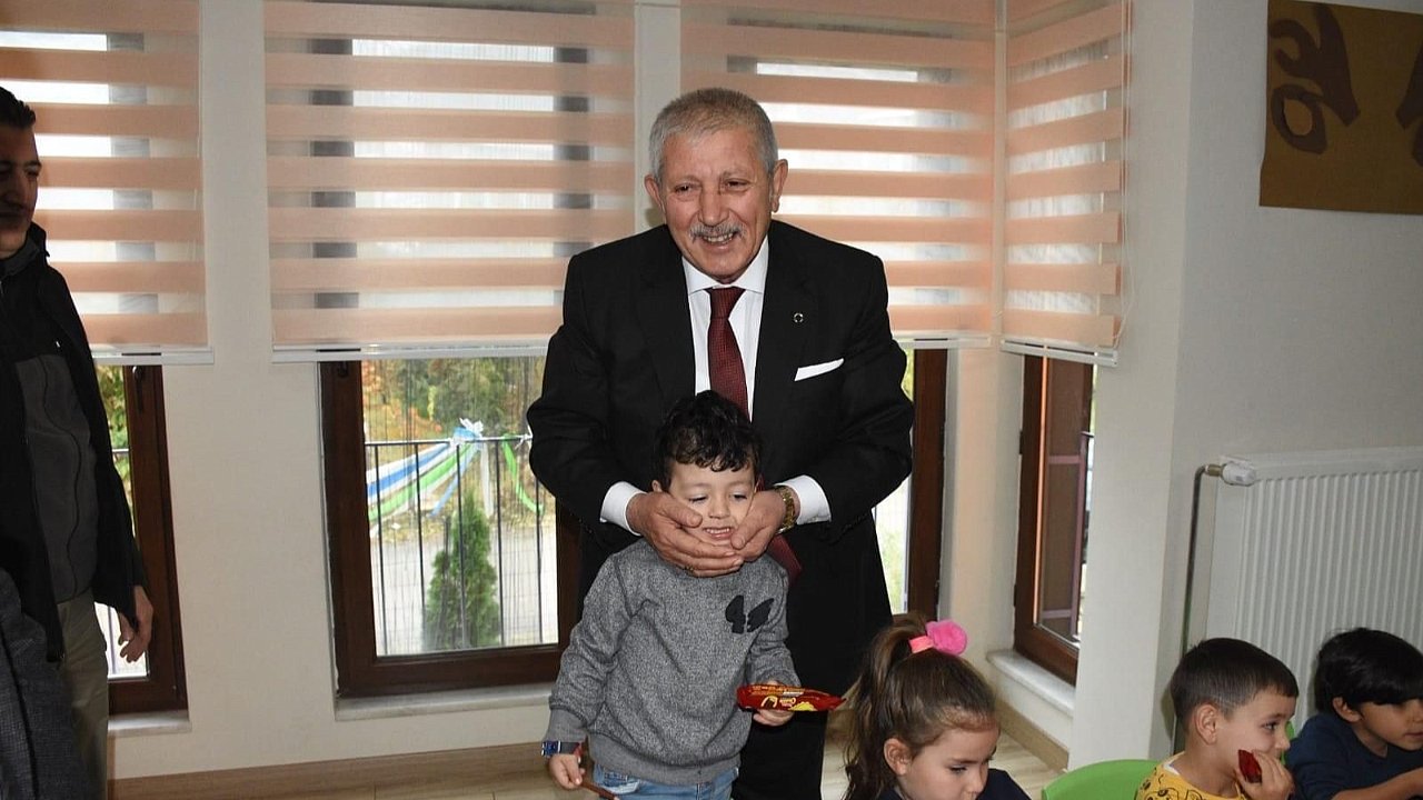 Başkan Sarı: “Çocuklarımıza millî tarihimiz iyice öğretilmeli”