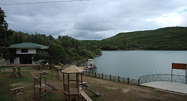 Çevresi güzelleştirilen Zinav Gölü ziyaretçilerini bekliyor