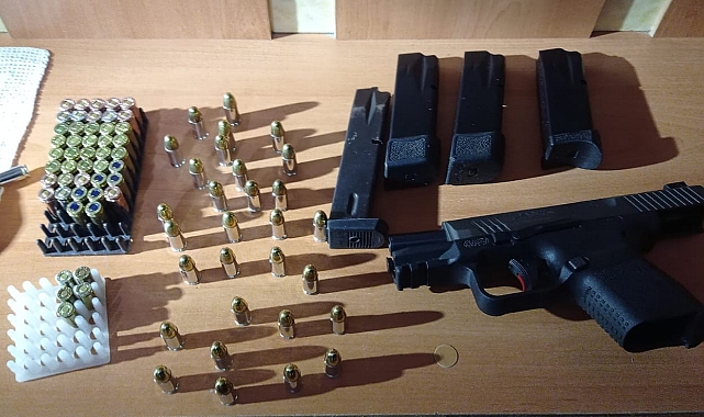 Silah kaçakçılığı operasyonunda adeta cephanelik çıktı: 16 gözaltı