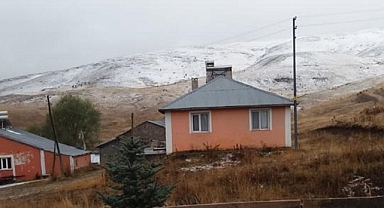 Sivas'a mevsimin ilk karı düştü