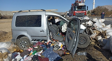 Sivas'ta feci kaza: Uzman çavuş hayatını kaybetti 5 kişi yaralandı