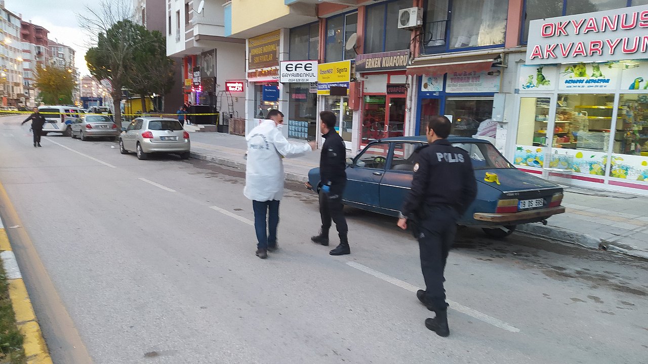 Tartıştığı kişiyi sokak ortasında silahla vurdu