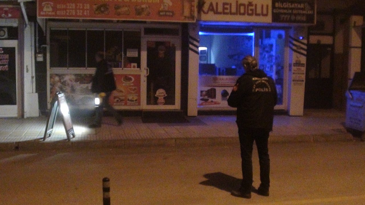 Çorum'da iş yeri kurşunlandı