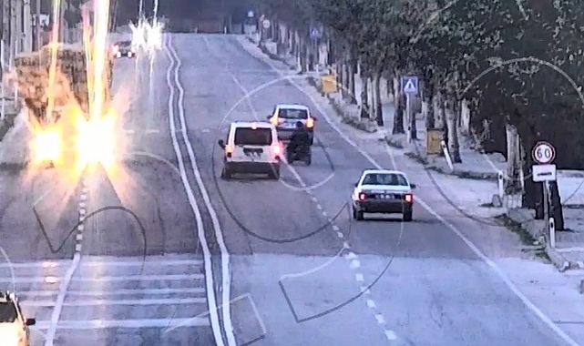 Hasta taşıyan ambulans traktöre çarptı, o anlar KGYS kamerasına yansıdı