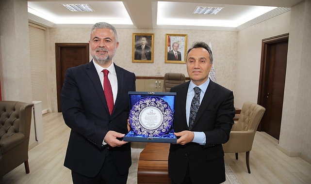Rektör Yılmaz, görevine başladı