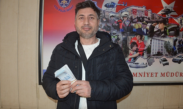 Taksici aracında unutulan 10 bin lirayı sahibine teslim etti