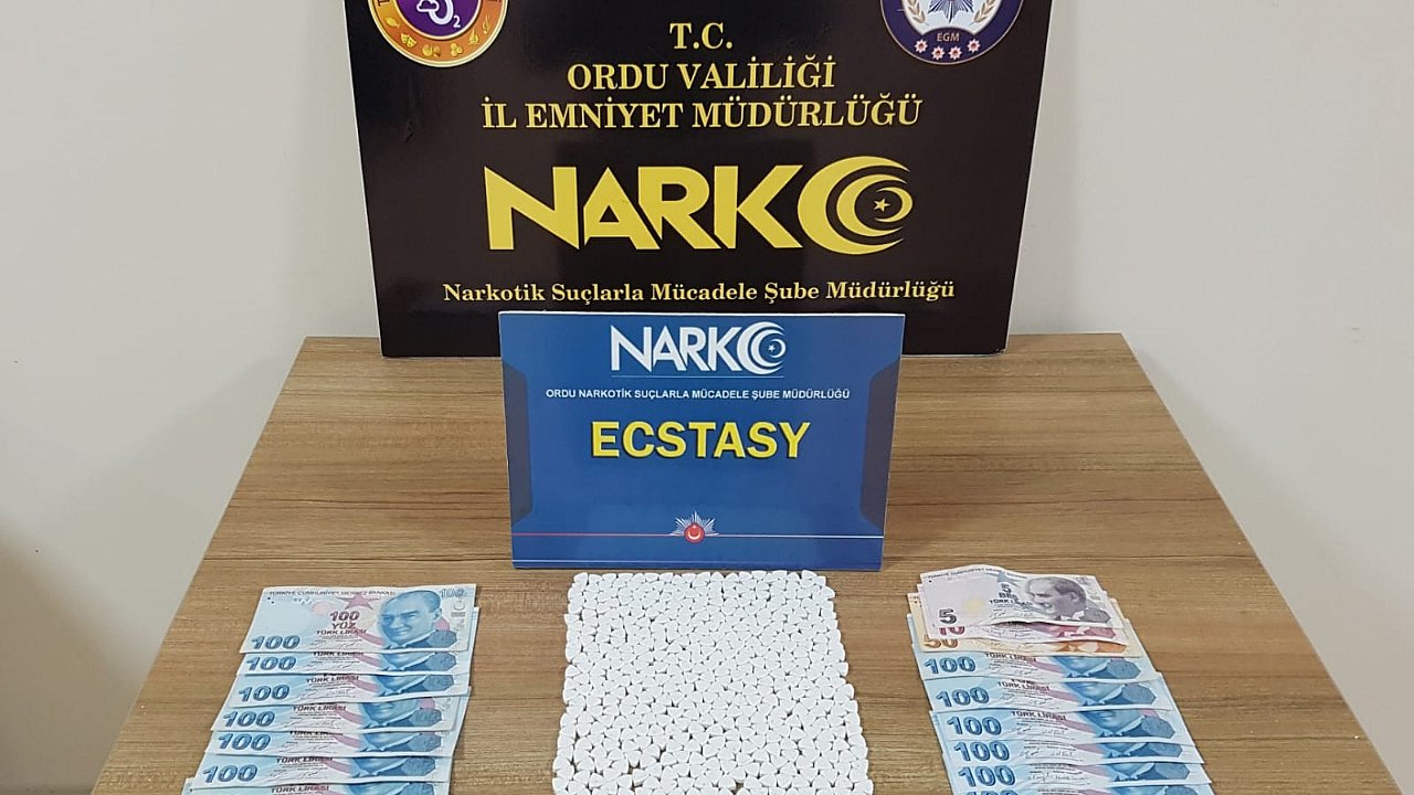 Uyuşturucu operasyonunda 2 kişi tutuklandı