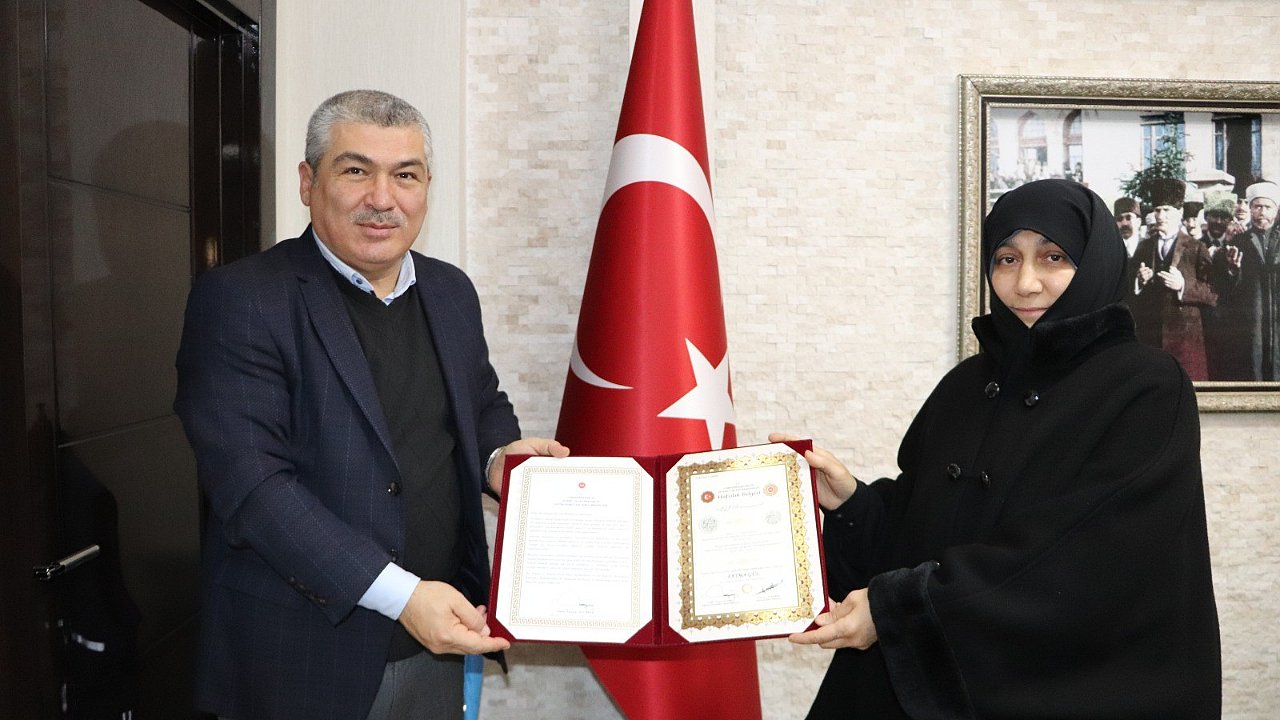46 yaşından sonra hafız oldu