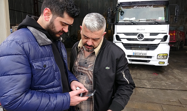 Depremzedelere yardım götürmek için yola çıktılar, lastikleri patlasa da durmadılar