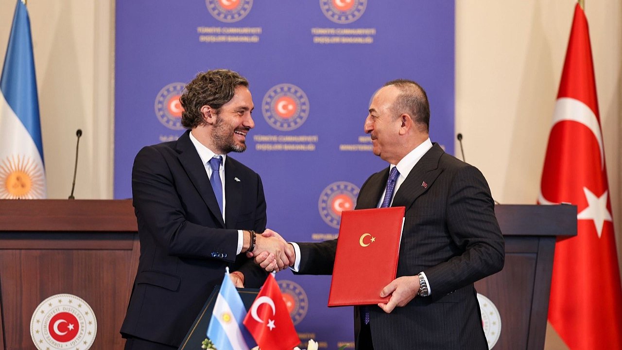 Dışişleri Bakanı Mevlüt Çavuşoğlu’ndan konsolosluk kapatan ülkelere tepki