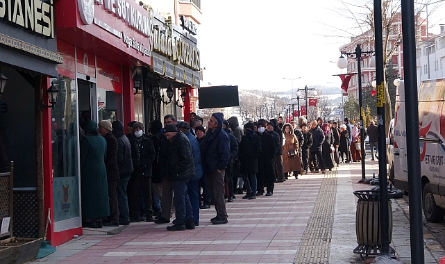 Yozgat'ta Et ve Süt Kurumunda uygun fiyatla satılan et ürünlerine yoğun ilgi