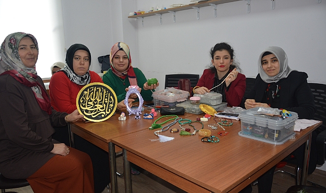 Okulları aynı sınıfları farklı: Özel çocukların annelerinden en özel el sanatları