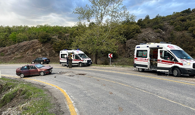 Tokat'ta 2 otomobilin çarpıştığı kazada 7 kişi yaralandı