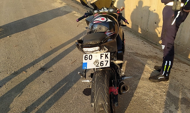 Tokat'ta devrilen motosikletteki 2 kişi yaralandı