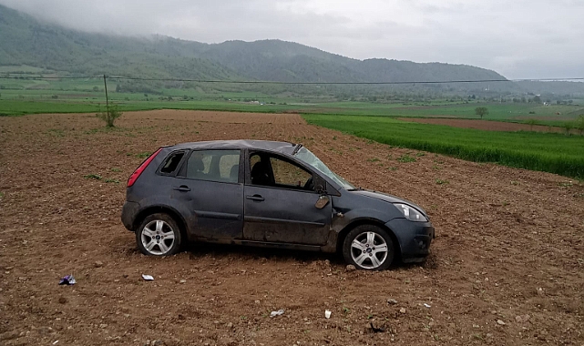 Tokat'ta devrilen otomobildeki 4 kişi yaralandı