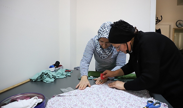 Bu kurslarda kadınlar kendilerini geliştermekle kalmıyor ev bütcesine de katkı sağlıyor