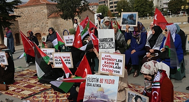 Tokatlı kadınlar Filistin'e destek için oturma eylemi gerçekleştirdi