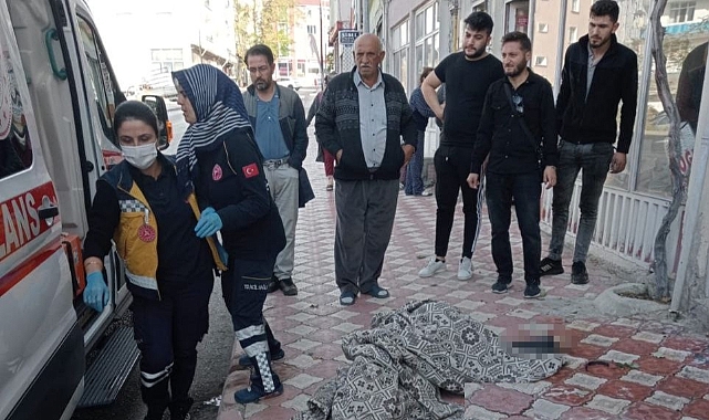 Balkondan düşen yaşlı adamın feci ölümü kamerada