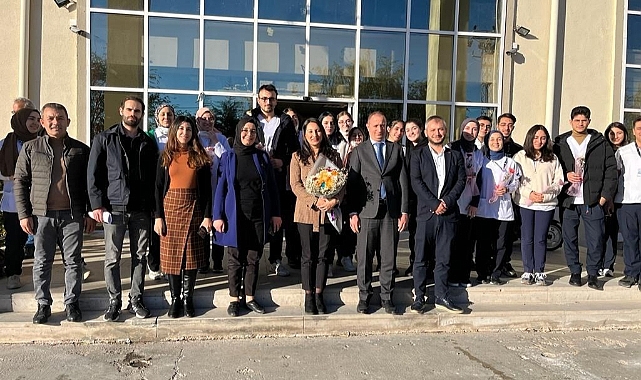 Üniversite öğrencilerinden huzur evi sakinlerine diş taraması