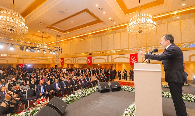 Yeniden Refah Partisi belediye başkan adaylarını tanıttı