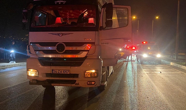 Tokat'ta otomobil tıra ok gibi saplandı: Araçta sıkışan sürücüyü itfaiye kurtardı