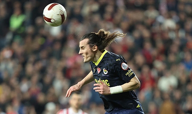 Fenerbahçe'nin yeni transferi Çağlar Söyüncü, 4 kupayı da kazanacaklarına inanıyor