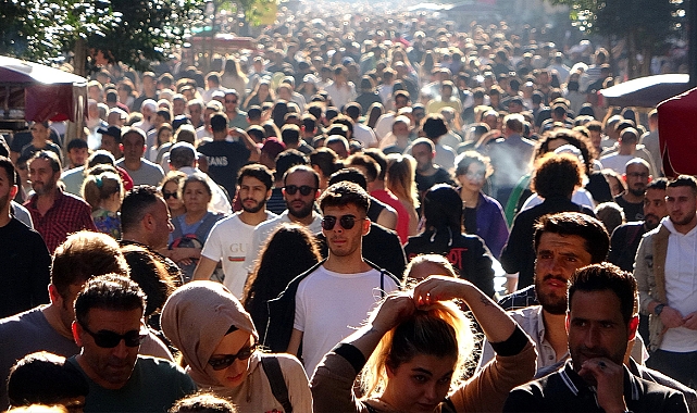Türkiye nüfusu 85 milyon 372 bin 377 kişi oldu
