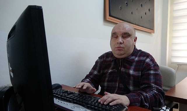 Yabancı masallardaki yanlışı düzeltmek için görmeyen gözleriyle masal kitabı yazdı