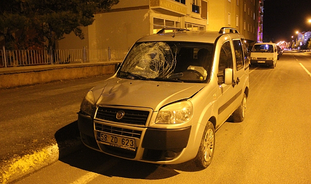 Hafif ticari aracın çarptığı yaya ağır yaralandı