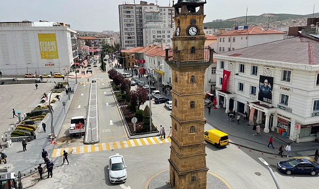 Asırlık Yozgat Saat Kulesi uzun bir aradan sonra yeniden vakti gösterdi