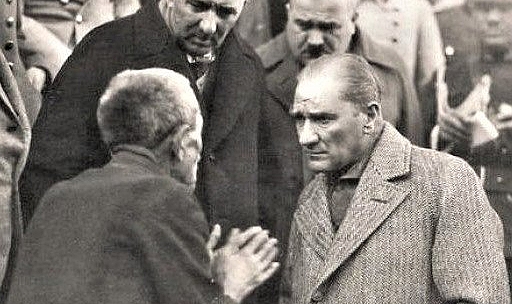 Fotoğrafta Atatürk'ün konuştuğu kişinin torunu Turhal Belediye Başkanı seçildi