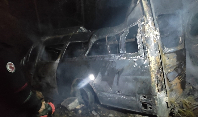 Tarım işçilerini taşıyan minibüs uçuruma düşüp yandı: 3 ölü, 18 yaralı