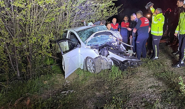 Tokat'ta iki otomobil kafa kafaya çarpıştı: 1 ölü, 5 yaralı