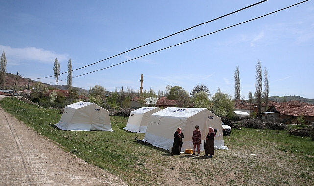 Tokat'ta Sulusaray merkezli deprem sonrası vatandaşlara çadır dağıtımı tamamlandı