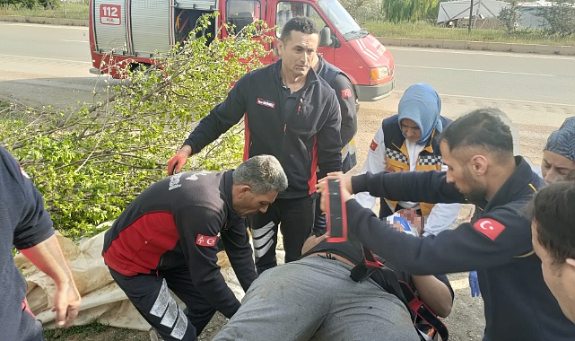 Tokat'ta virajı alamayarak ağaca çarparak durabildi