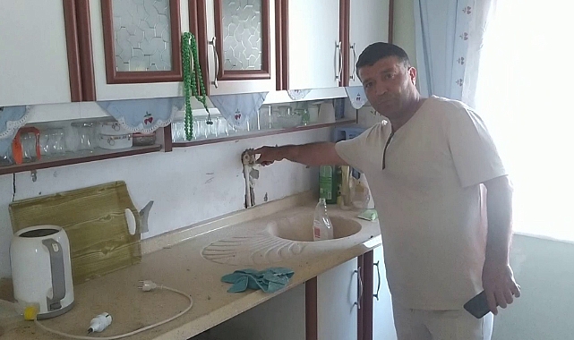 Yazlığına girdiğinde gördüğü manzara karşısında hayrete düştü
