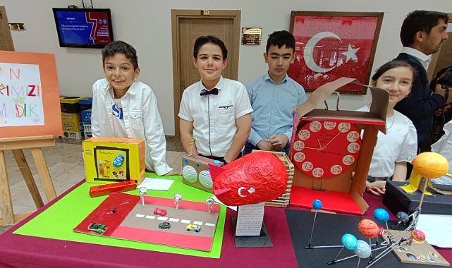 Amasya'da öğrenciler atık malzemelerden